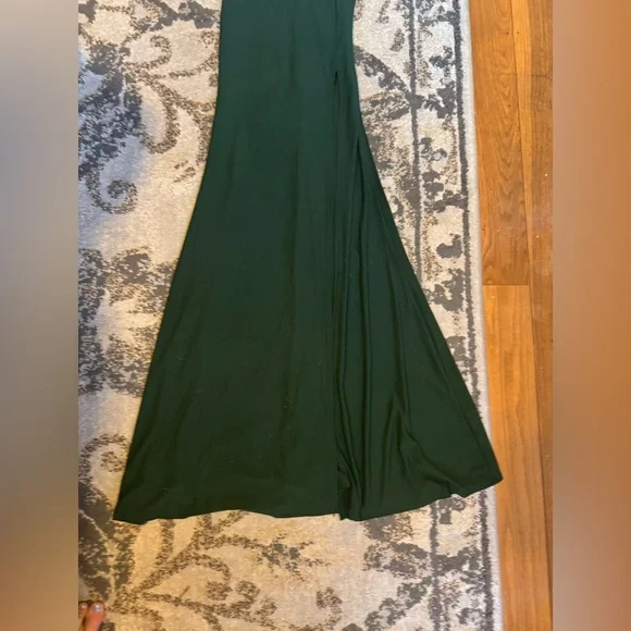 Elegant Green Strapless Dress - Picture 3 of 11